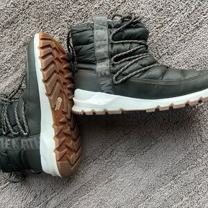 The North Face Women's thermo ball lace ups Winter Boots